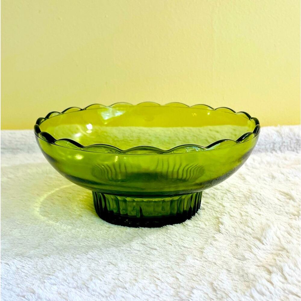 Vintage 1960s Green Glass Scalloped Bowl / Dish M2000 E.O. Brody Co USA